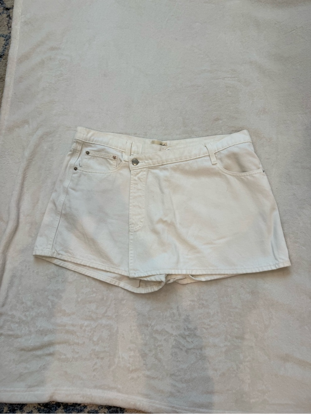 Universal Thread Women's White Denim Skort